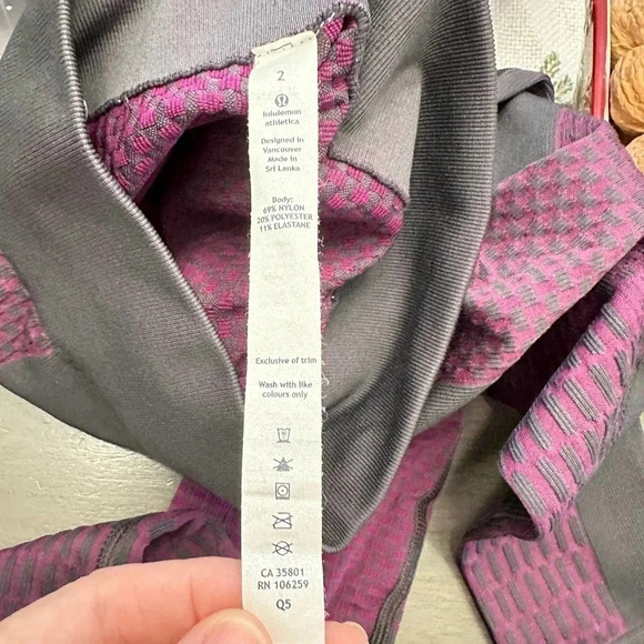 Lululemon NWOT’s About That base tight leggings. Size 2 - Picture 6 of 9